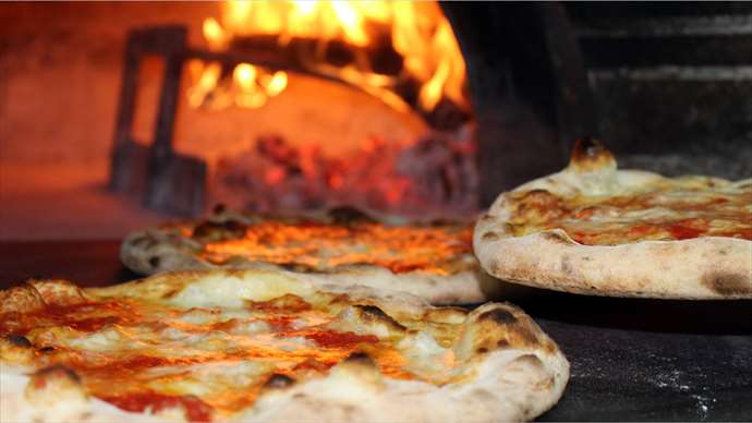 Restaurant / Pizzeria  in Top Lage mit Terrasse an der Emme